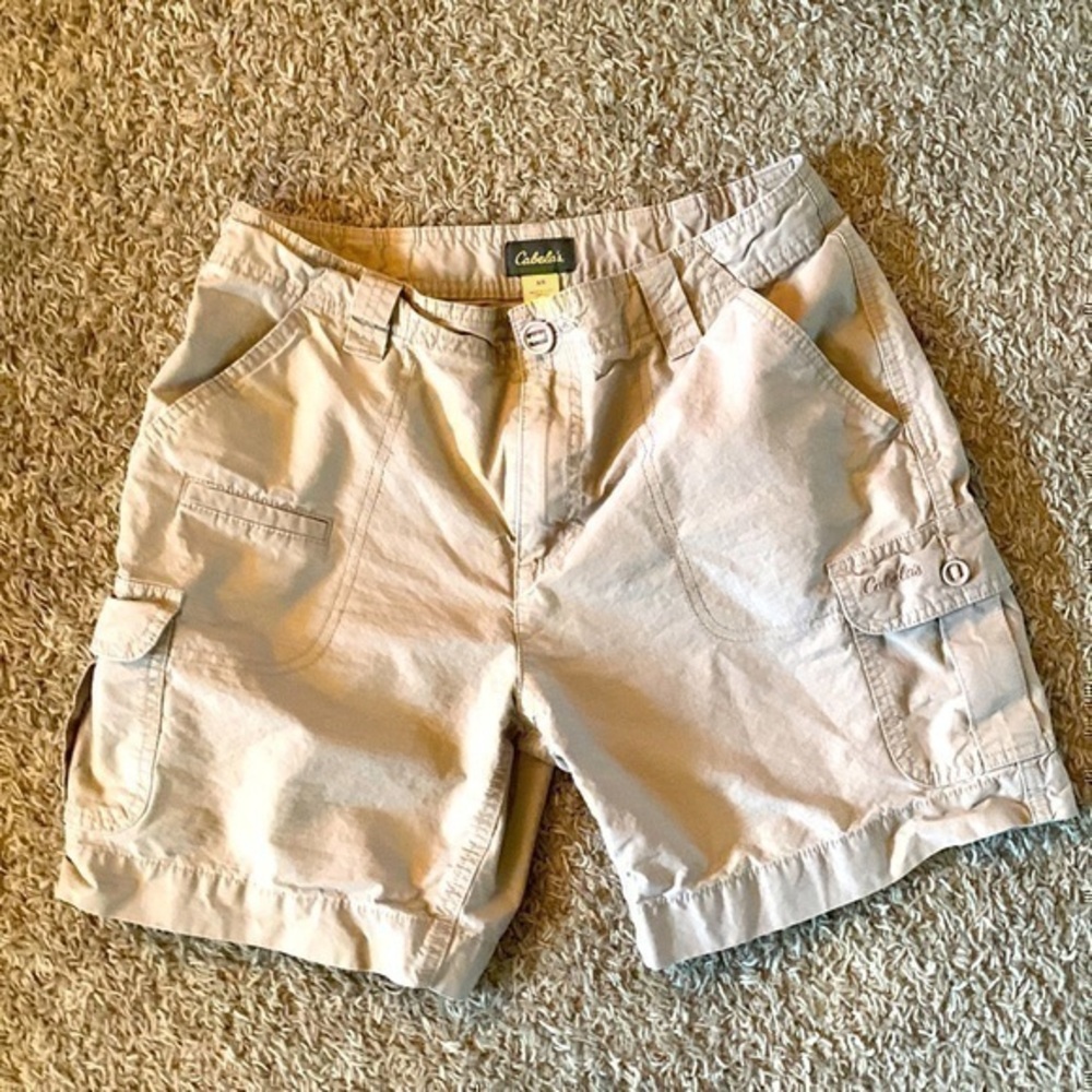 Cabela’s tan shorts size 8
